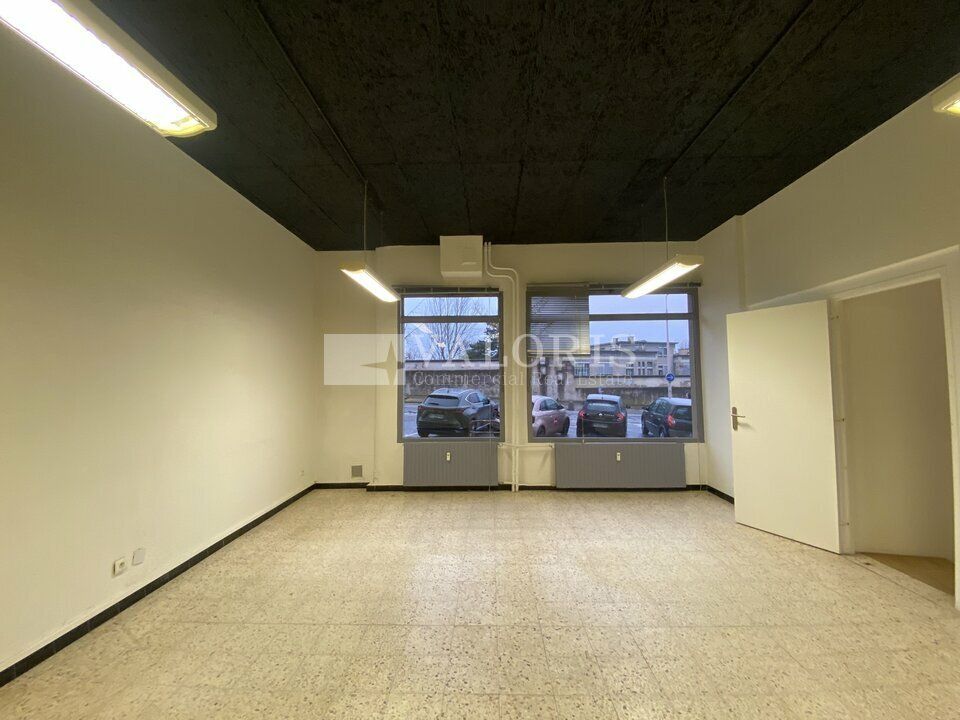 Location local commercial 53 m² non divisibles