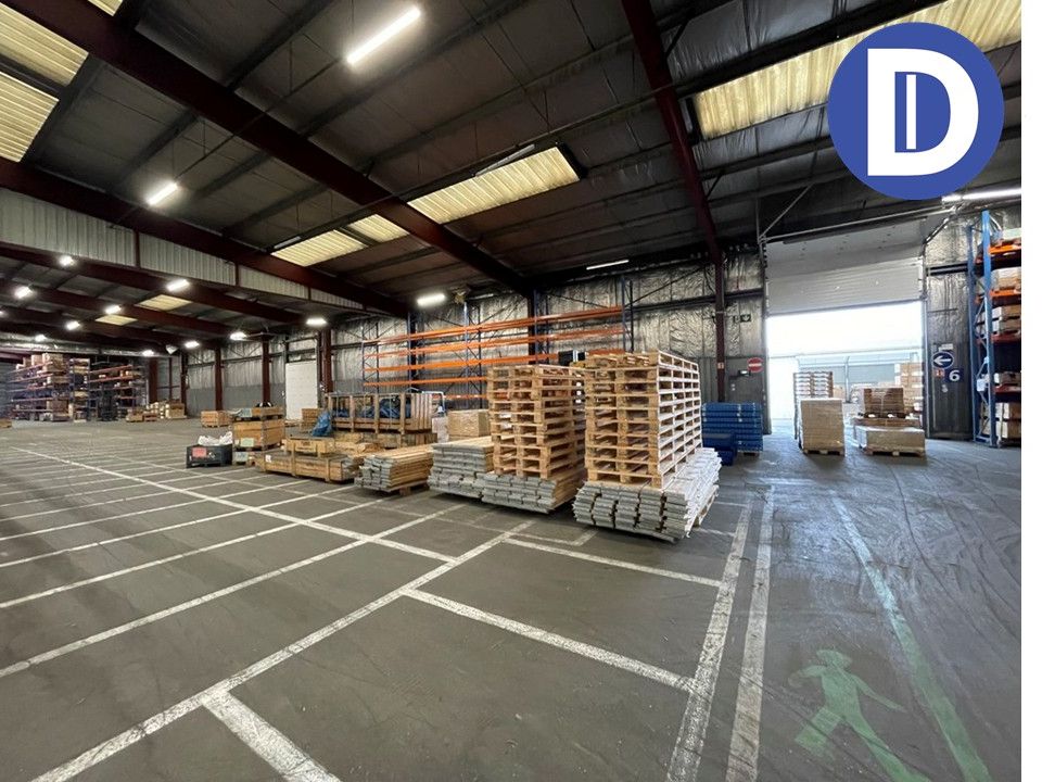 Location activites 5890.00 m² non divisibles