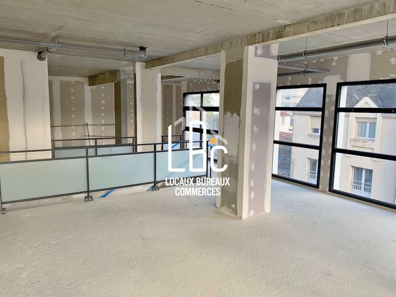Location local commercial 188.00 m² à Nantes