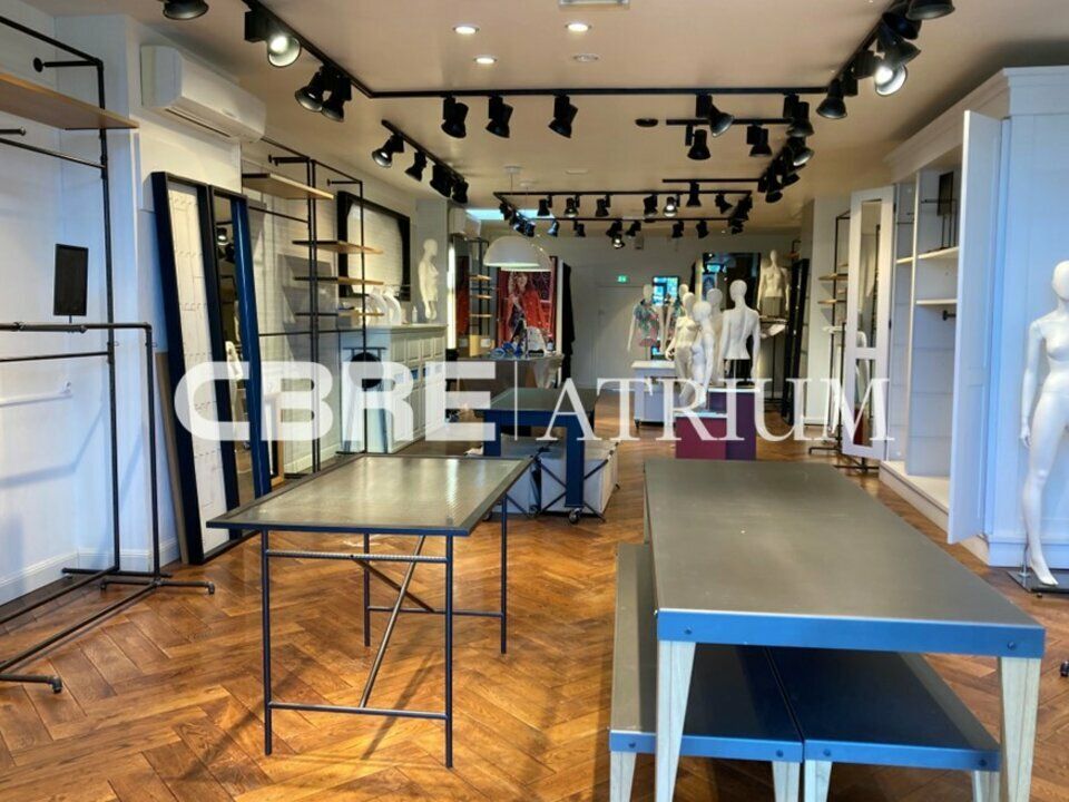 Location local commercial 149.1 m² non divisibles