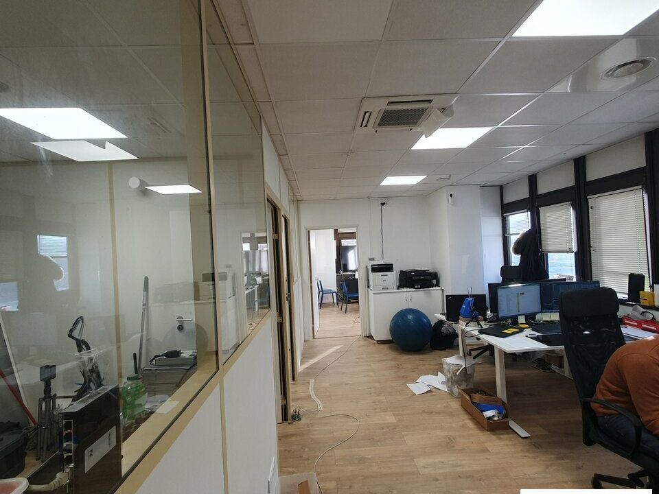 Location bureaux 101 m² non divisibles