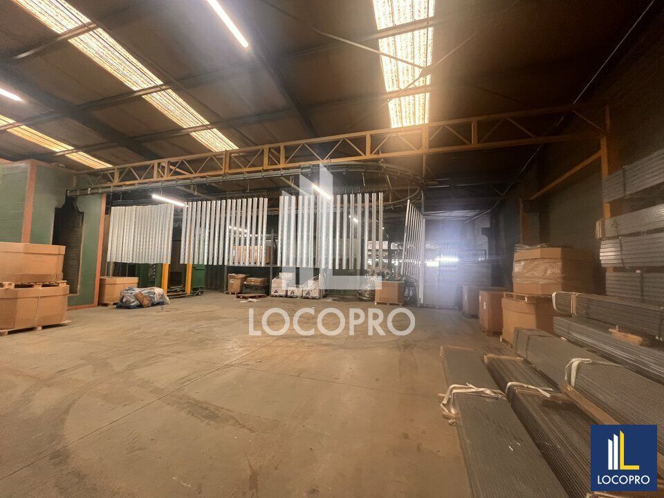 A VENDRE - BÂTIMENT INDUSTRIEL - 5 300 M2 - BRIGNOLES