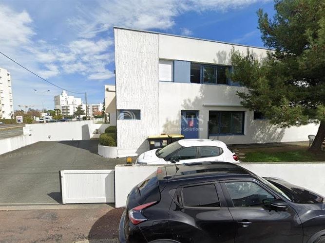 A LOUER BUREAUX DE 577M²