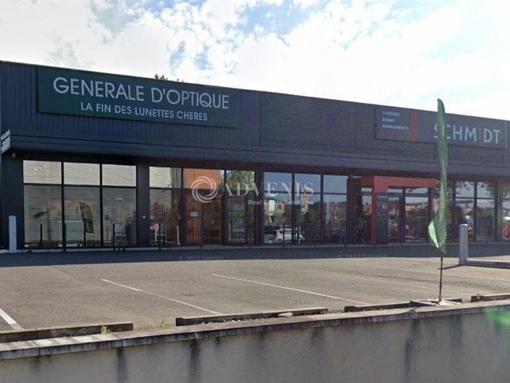 Location local commercial 500 m² non divisibles