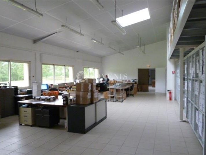 Vente bureaux 700 m² non divisibles
