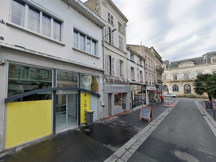 Location local commercial 250 m² non divisibles