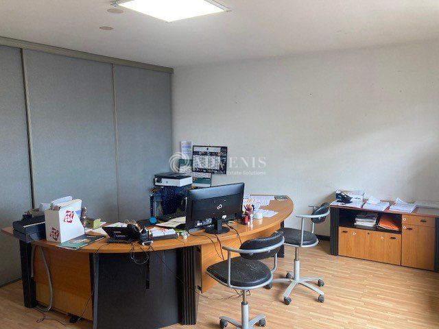 A VENDRE BATIMENT D'ACTIVITES DE 1200M²