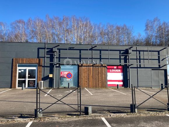 Location local commercial 500 m² non divisibles
