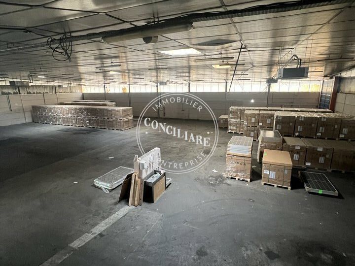 Location entrepot 1100 m² non divisibles