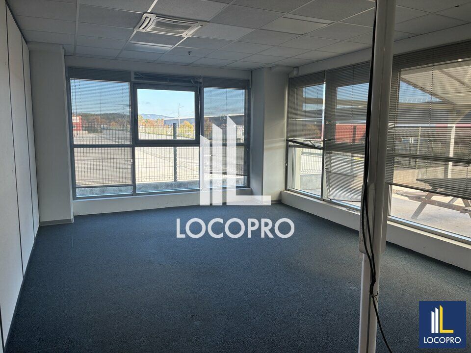 Location bureaux 1700 m² non divisibles