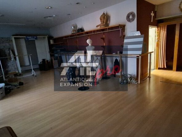 Location local commercial 114 m² non divisibles