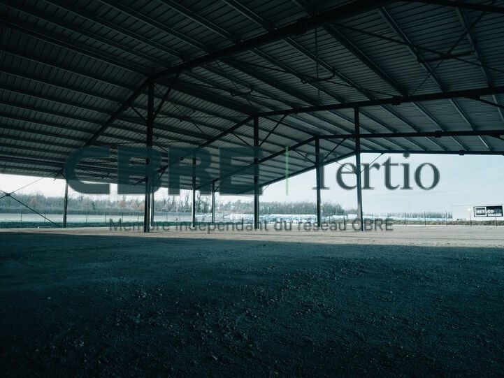 Location entrepot 300 m² non divisibles