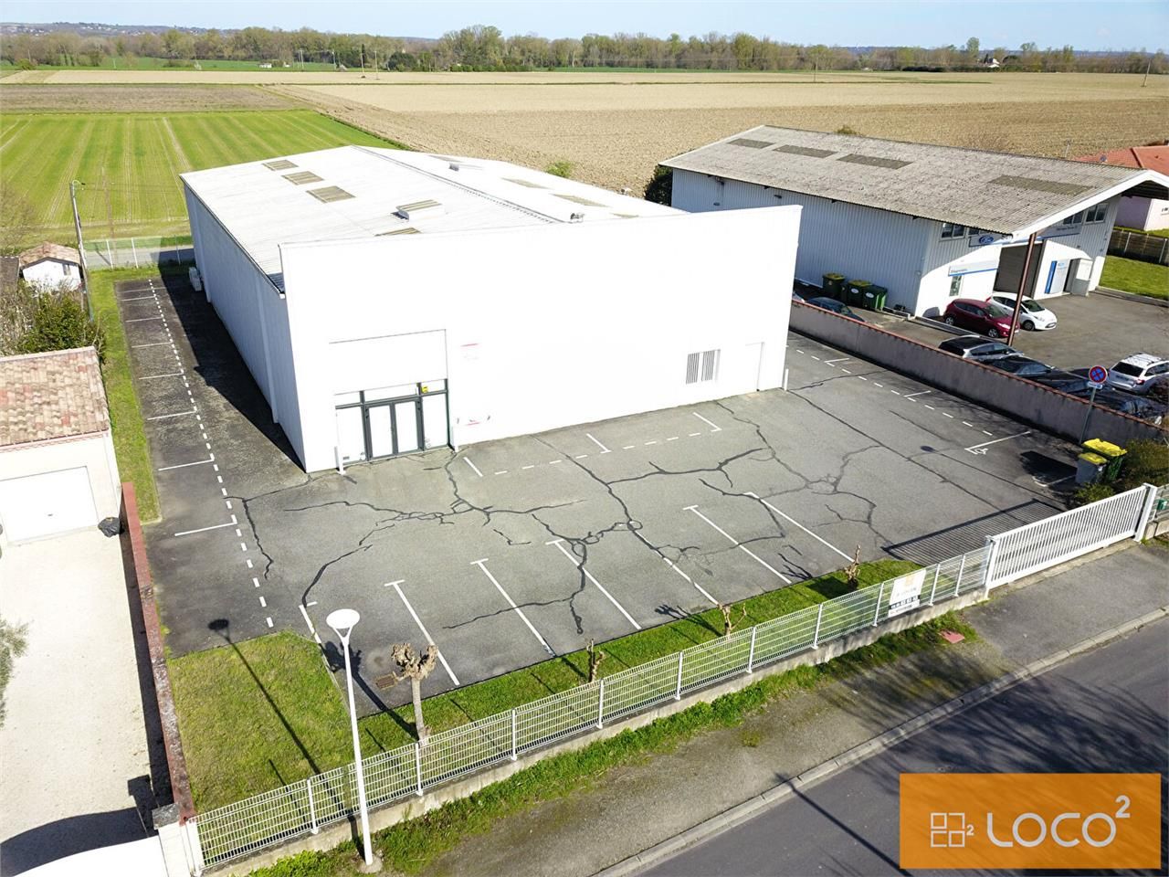 Location local 600.00 m² à GRENADE