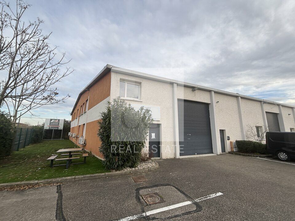 Location local d''activites 583 m² non divisibles