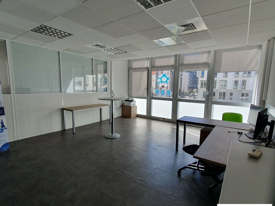 Location bureaux 118.1 m² non divisibles