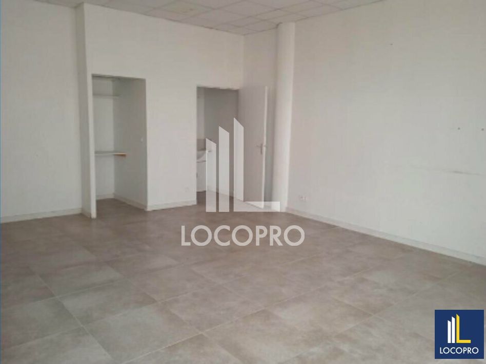 A LOUER - LOCAL COMMERCIAL - 34 M2 - JUAN LES PINS
