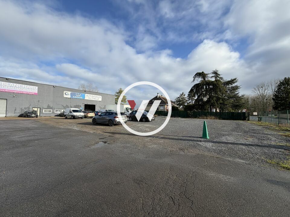 Location entrepot 1350 m² non divisibles