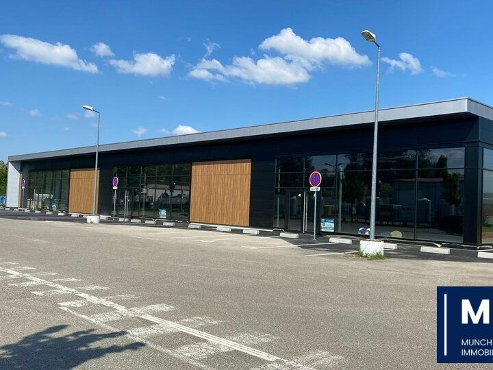 Location local commercial 1266 m² divisibles à partir de 422 m²