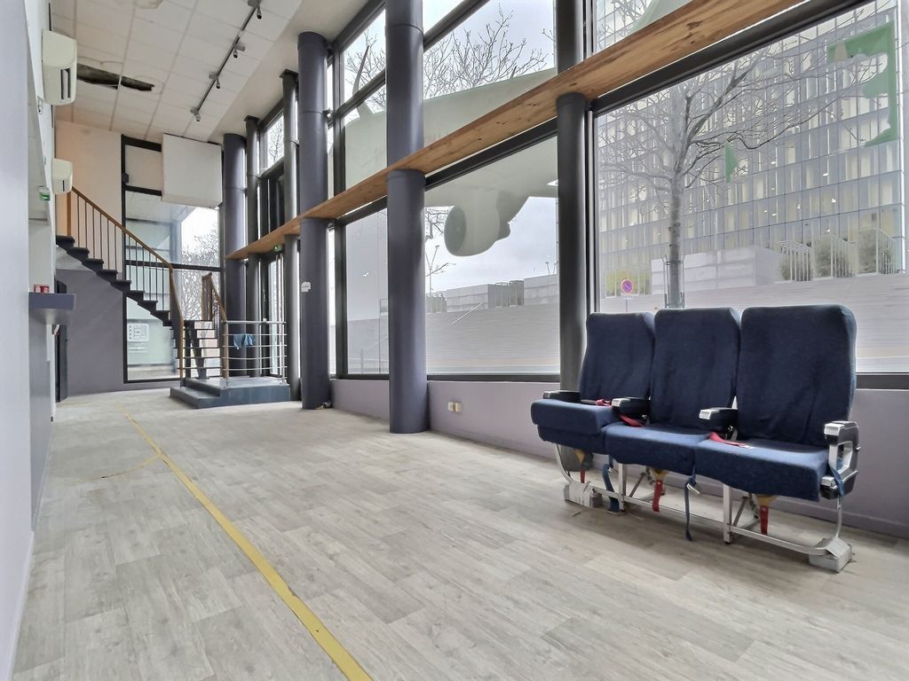 Vente bureaux 150 m² non divisibles