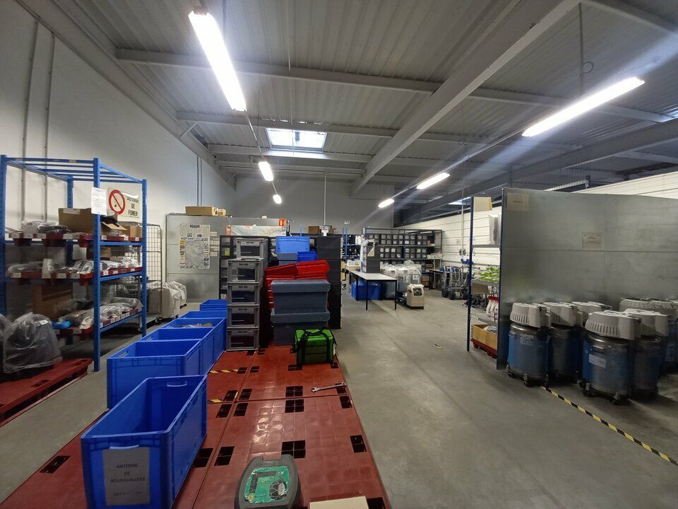 ZA dynamique - Proximité zone commerciale en plein développement.