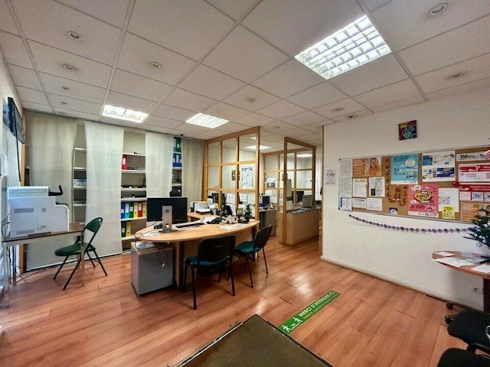 Location local commercial 80 m² non divisibles