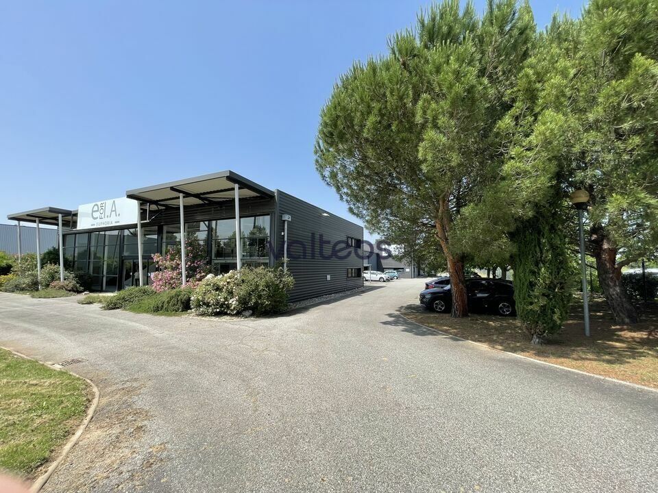 Vente local d''activites 2055 m² non divisibles