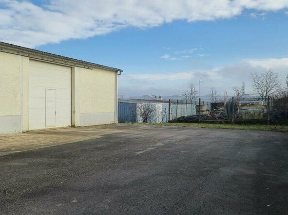 CHEVIGNY-SAINT-SAUVEUR - LOCAL D'ACTIVITES - A LOUER