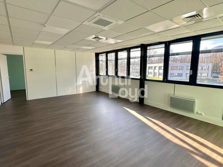 À LOUER – BUREAUX LUMINEUX À TECHNOLAC