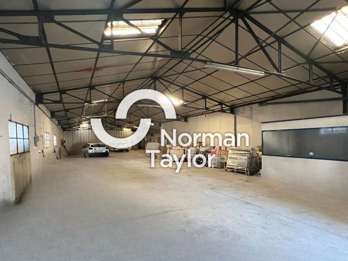 Location local d''activites 380 m² non divisibles