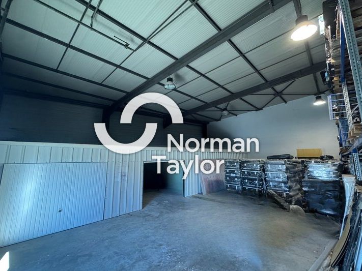 Location local d''activites 400 m² non divisibles