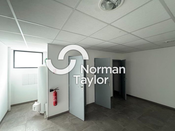 Nouveauté, a louer sur Saint jean de védas local d'activité mixte de 400 m² environ