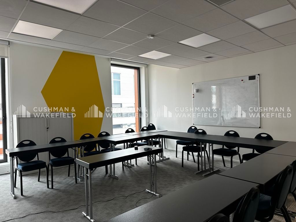 Location bureaux 4955 m² divisibles à partir de 381 m²