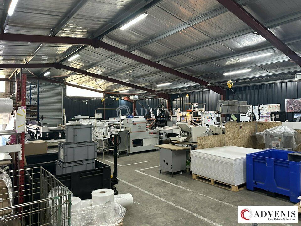 Vente local d''activites 980 m² non divisibles