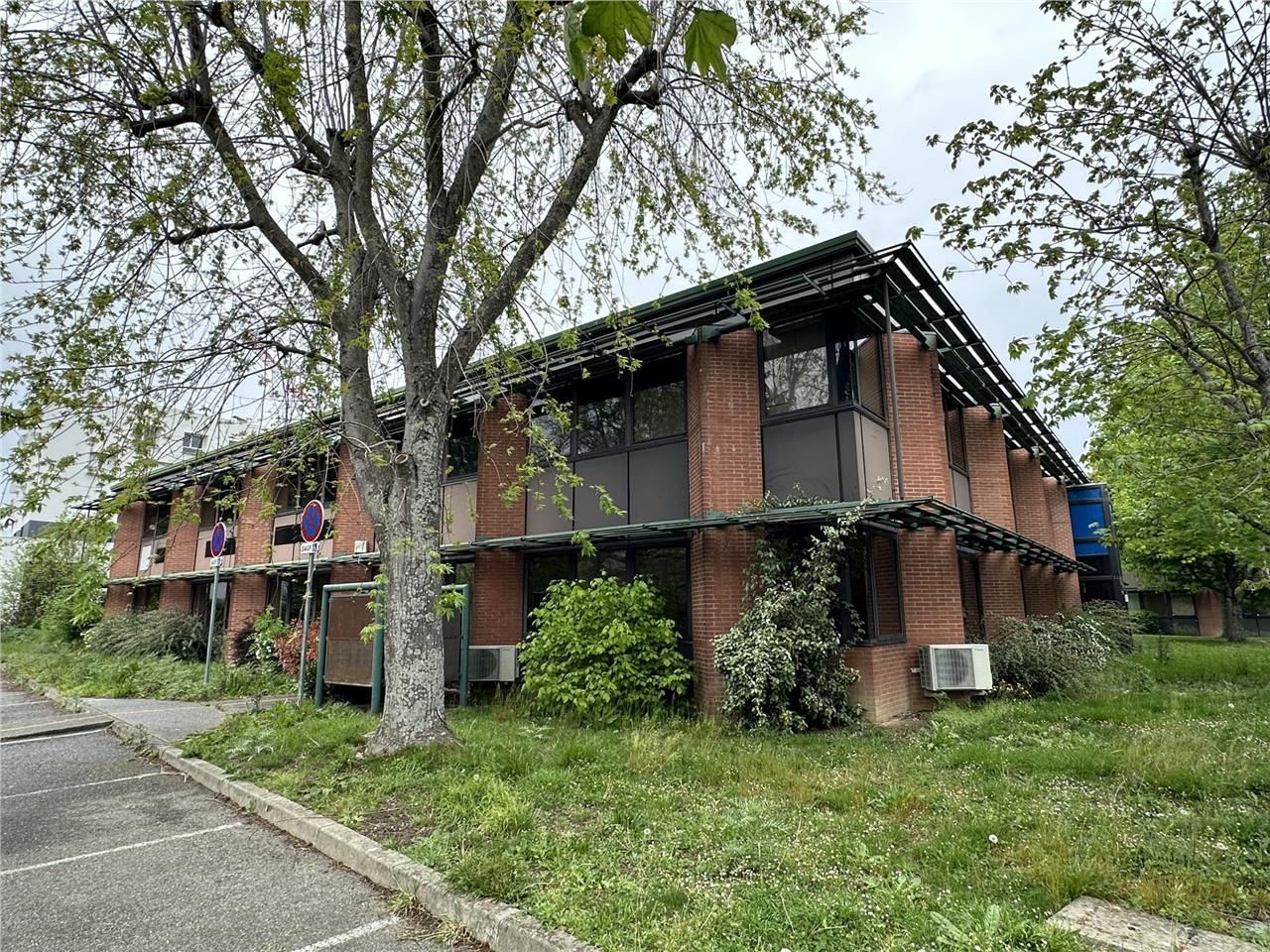 Location bureaux 1050 m² à Labège