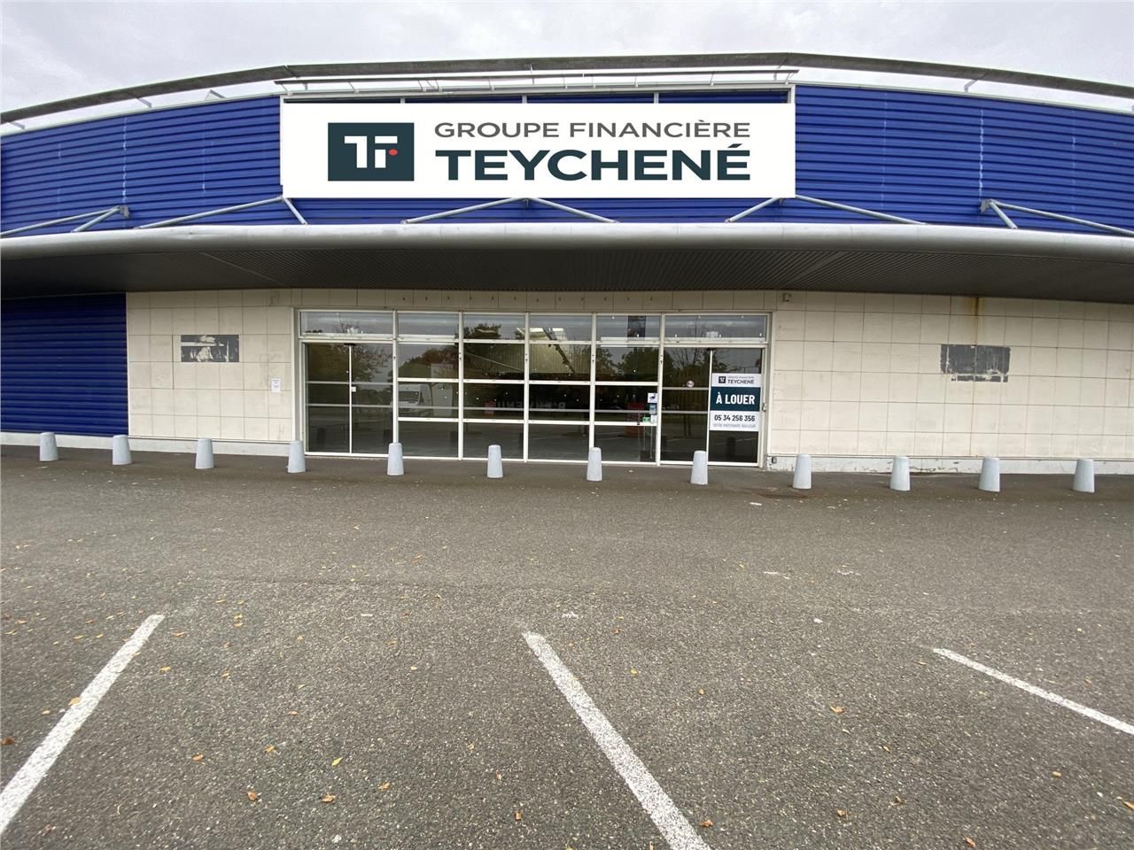 Location local commercial 1203 m² à Maurepas