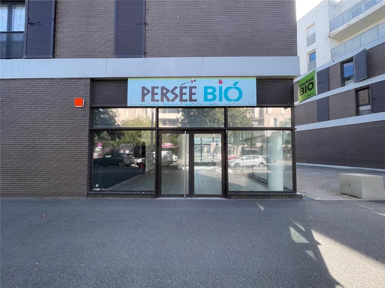 Location local commercial 75 m² à Blagnac
