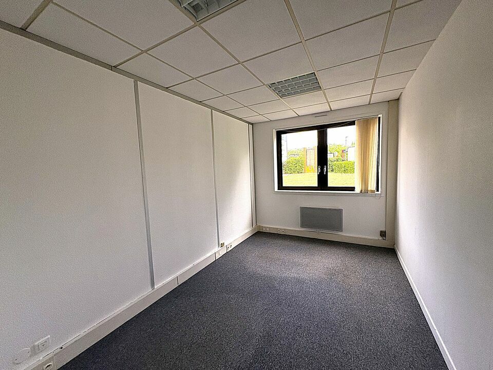 74 m2 -BUREAUX A LOUER - CAP VERT 