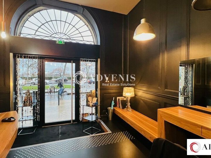 Location local commercial 63.1 m² non divisibles