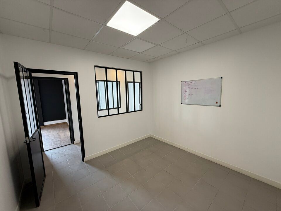 France Locaux vous propose des bureaux à louer au sein de la zone d'activité des Monts du Val d'Oise de Groslay.