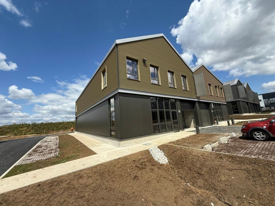 France Locaux vous propose un local d'activité neuf à louer au sein de la zone d'activité des Monts du Val d'Oise