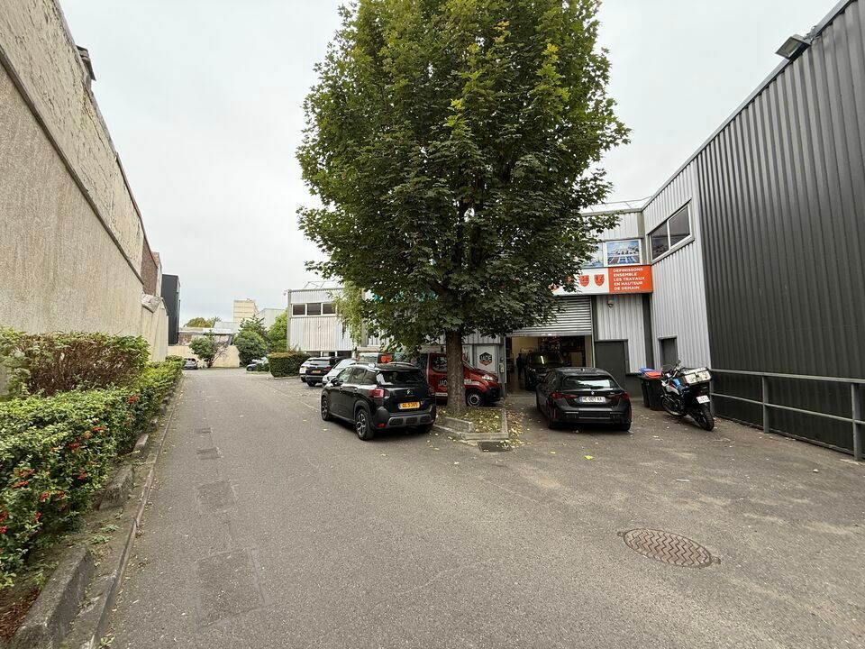Location local d''activites 470 m² non divisibles