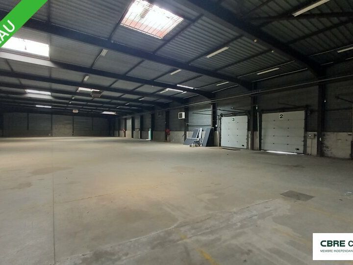 Location local d''activites 2294.94 m² non divisibles