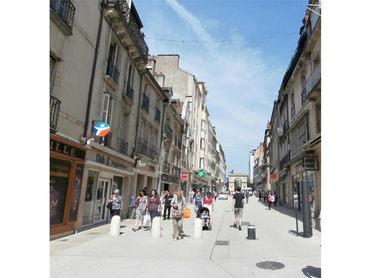 Location local commercial 2047 m² non divisibles