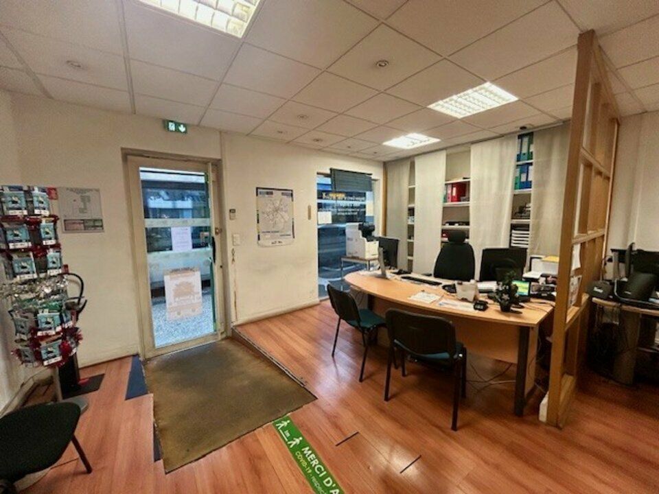 TOURS GARE - RUE CHARLES GILLES - Accès gare et tram immédiat.