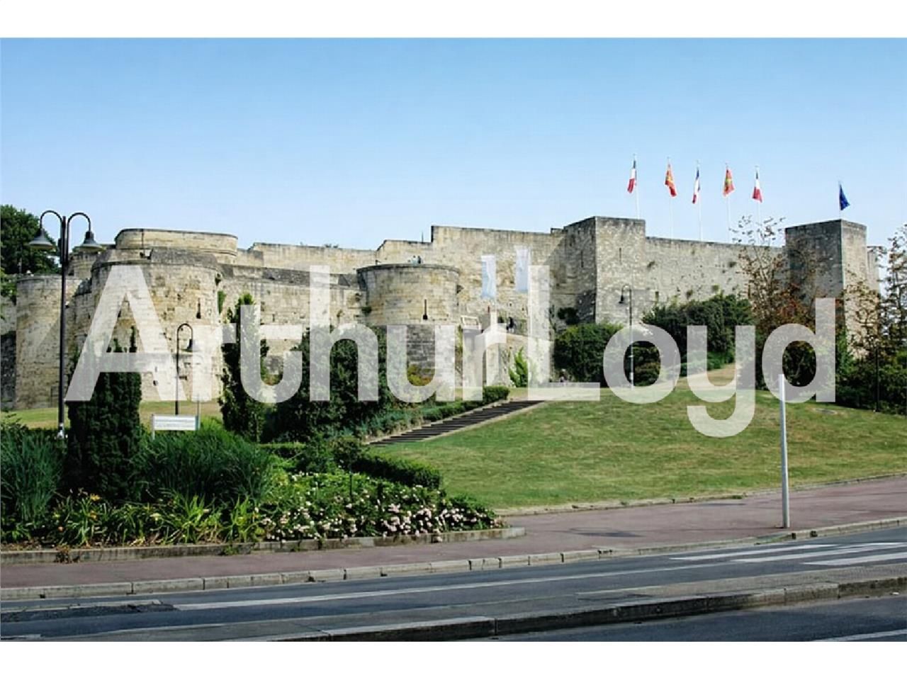 Location local commercial 53.00 m² à CAEN