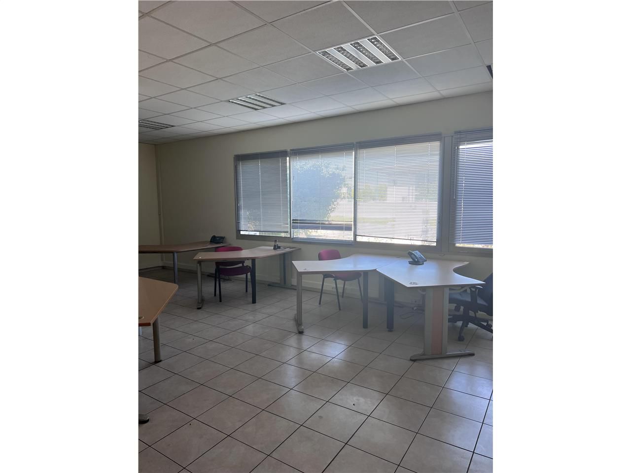 Location local 2700 m² à TOURNEFEUILLE