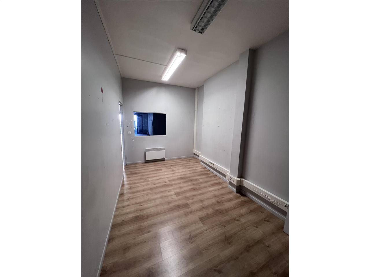 Location local commercial 130 m² à MURET