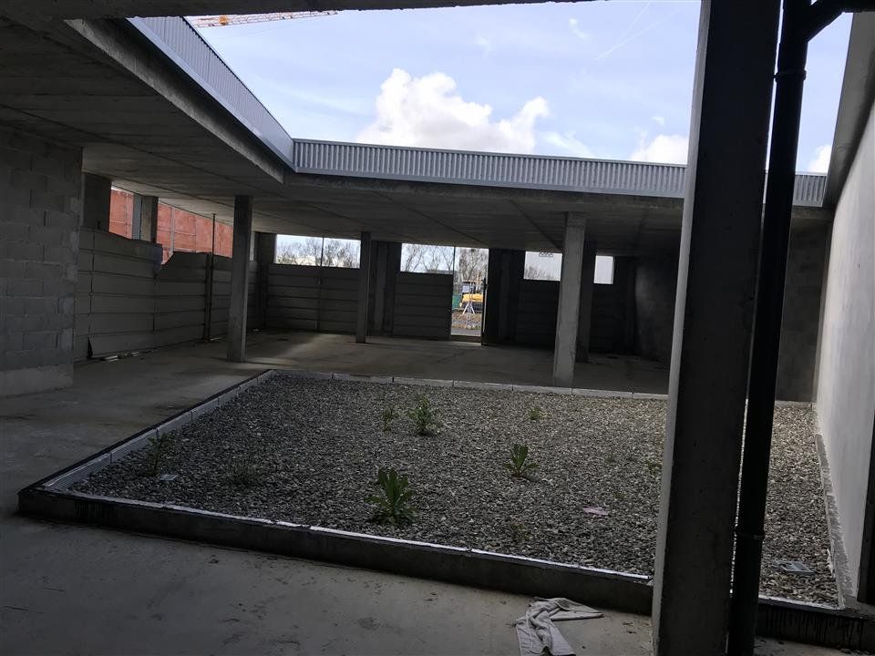 Vente local commercial 149 m² à BEAUZELLE