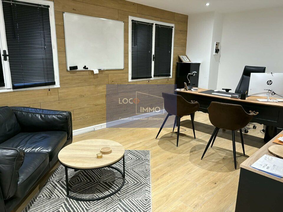 Location local d''activites 110 m² non divisibles