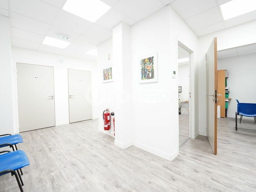 Location local professionnel 120 m² non divisibles